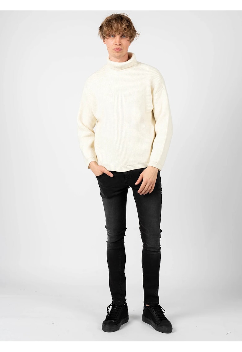 Pulover cu guler inalt -