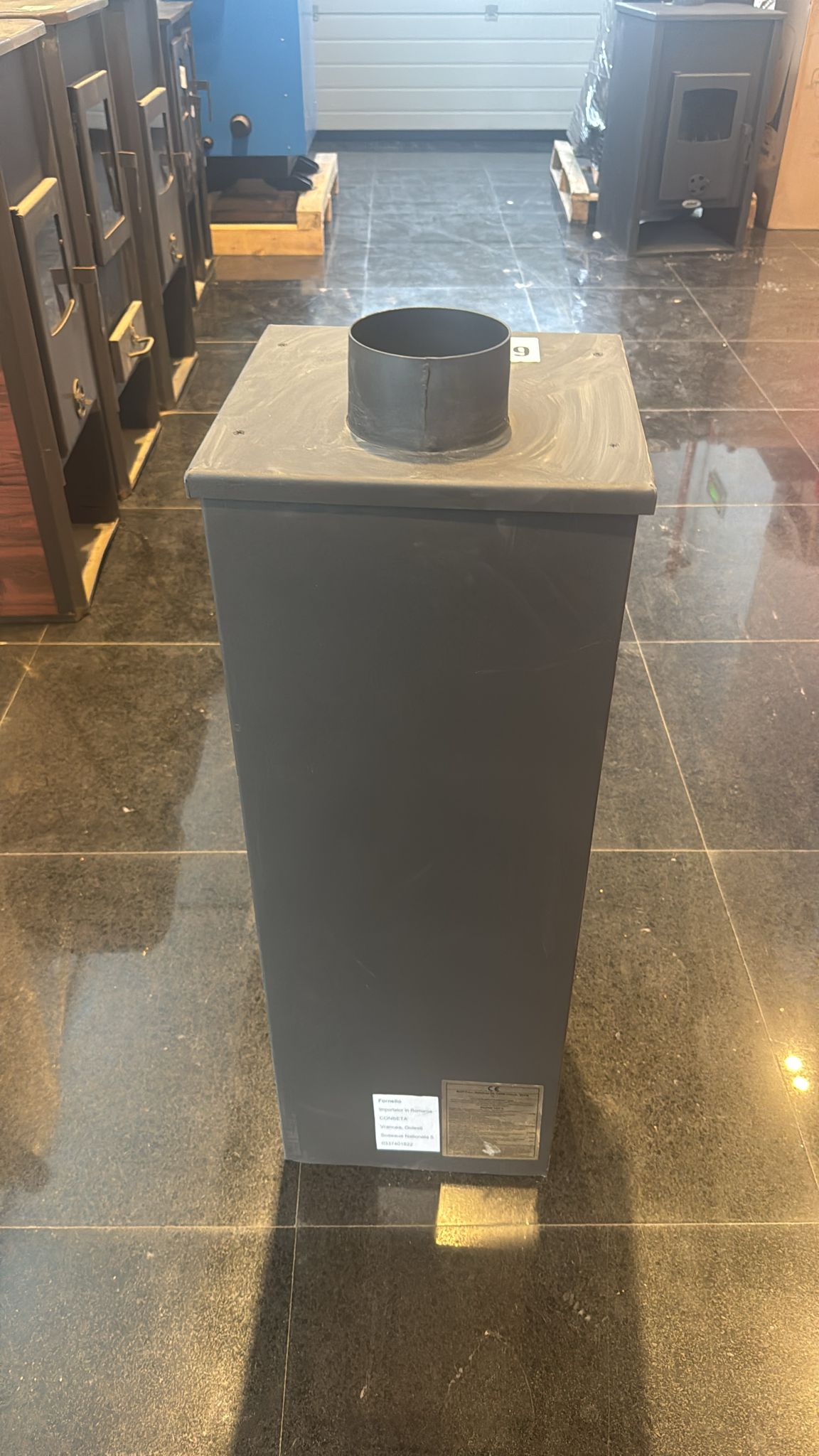 PRODUS NOU RESIGILAT USOR LOVIT DAR IN PERFECTA STARE DE FUNCTIONARE cod 6060 !!!Semineu (Soba) pe lemne Fornello Berna Lux S 5-7 kW 330x365x940 mm Gratar ardere din fonta camera de ardere samotata usa cu geam din sticla termorezistenta