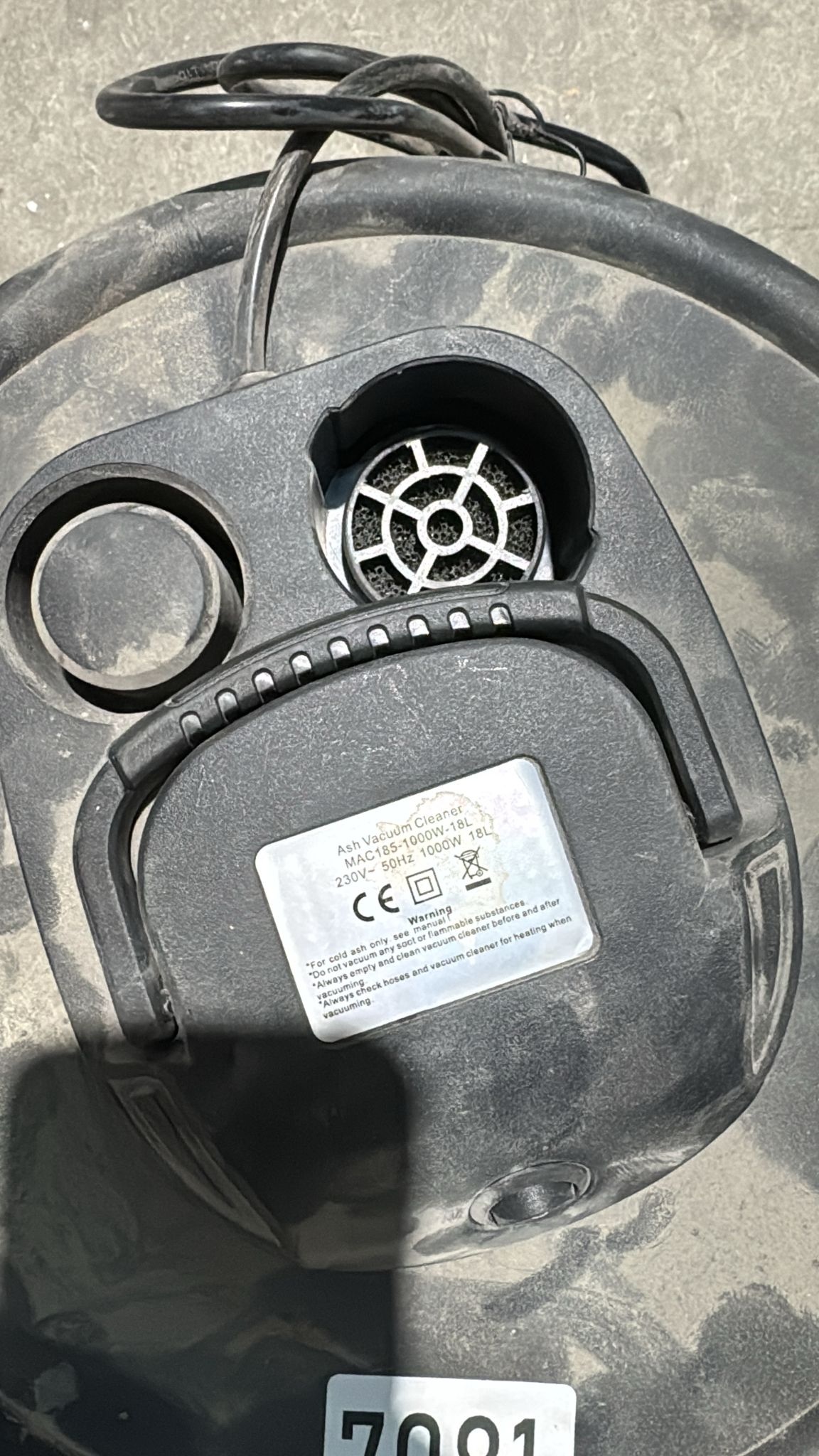 PRODUS RECONDITIONAT CU DEFECTE ESTETICE DAR IN PERFECTA STARE DE FUNCTIONARE cod 7081 !!! Aspirator pentru cenusa Ribimex Cenerill 1000 W 18 l 220 V