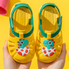 Papuci galbeni tip sandaluta din cauciuc pentru copii Dino baby