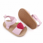 Sandalute roz pentru fetite Capsunica