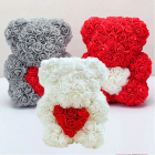 Ursulet floral 25 cm decorat manual cu trandafiri spuma cu inima in cu