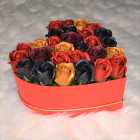 Aranjament floral Miracle Blossom cutie inima cu 29 trandafiri sapun T
