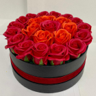 Aranjament floral Special Eternity cu 23 trandafiri sapun in cutie rot