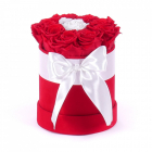 Aranjament floral Special One cutie rotunda cu funda si trandafiri de 