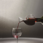Decantor de vin pe gat de sticla