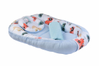 Set 4 piese babynest model masinute si bleu cu paturica plus bleu