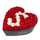 Aranjament floral personalizat cu litera cutie inima neagra cu 49 tran
