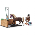 Figurina Horse Club Washing Area cu Emily Luna