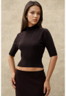 Pulover dama scurt - guler inalt - texturat - maro inchis - tricot