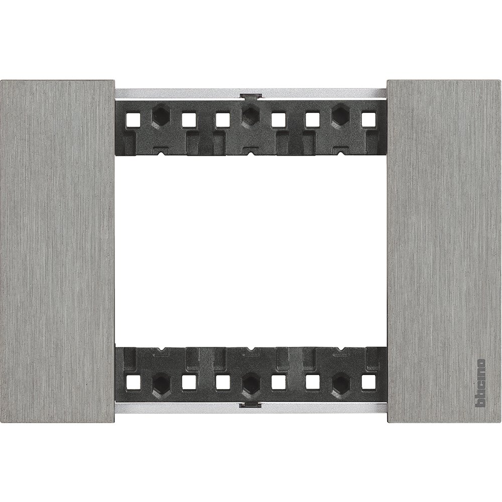 Rama ornament 3 module Bticino Living Now KA4803ZG, otel