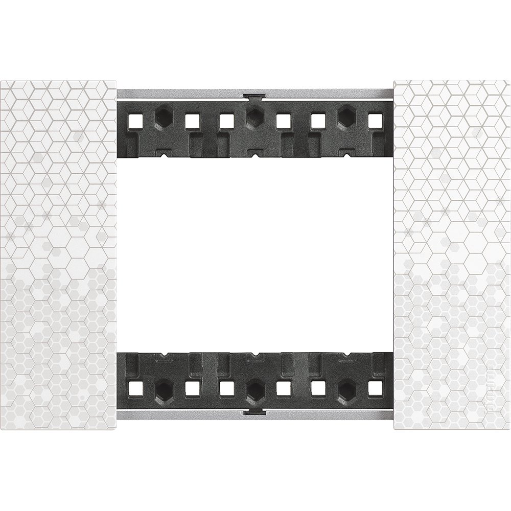 Rama ornament 3 module Bticino Living Now KA4803MW, pixel