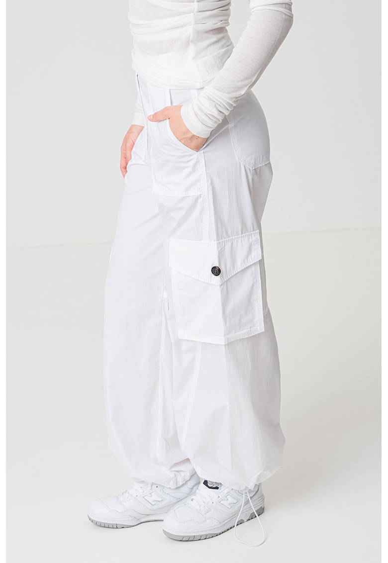 Oferte la Pantaloni cargo cu terminatie ajustabila - Alb