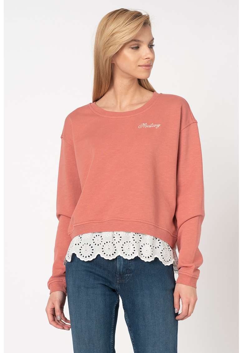 Oferte la Bluza sport cu decolteu la baza gatului si terminatie din dantela Bea - Caramiziu
