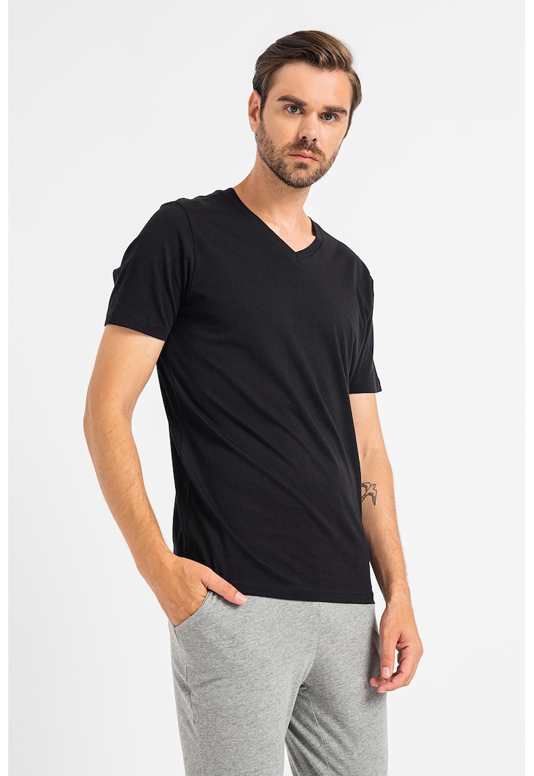 Oferte la Tricou din bumbac organic cu decolteu in V - Negru