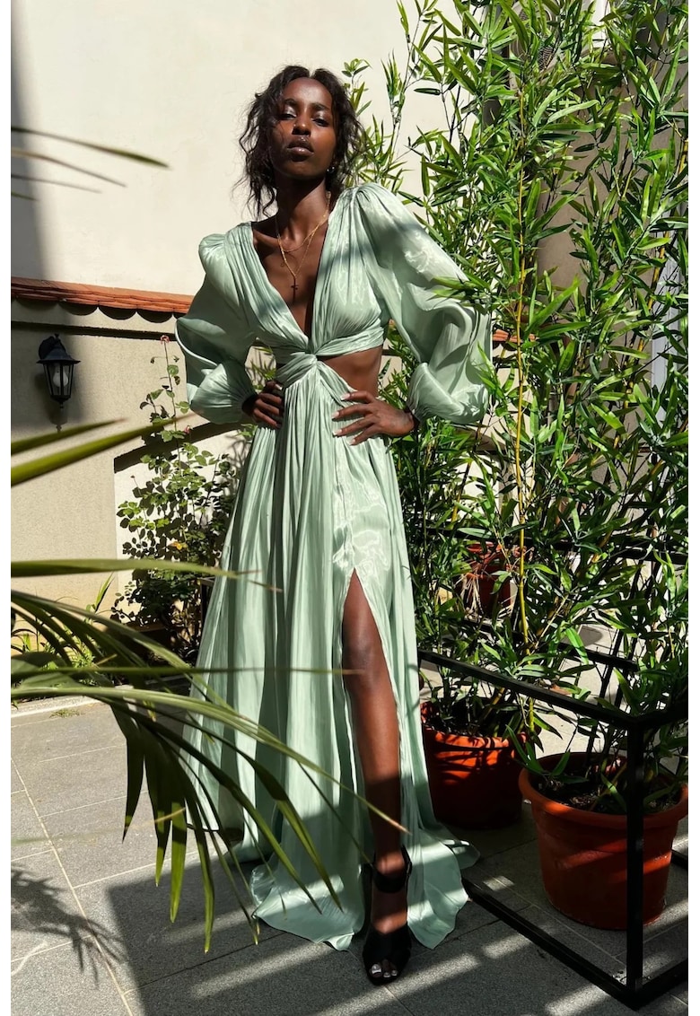 Oferte la Rochie evazata cu slit pe picior si decolteu adanc in V - Verde