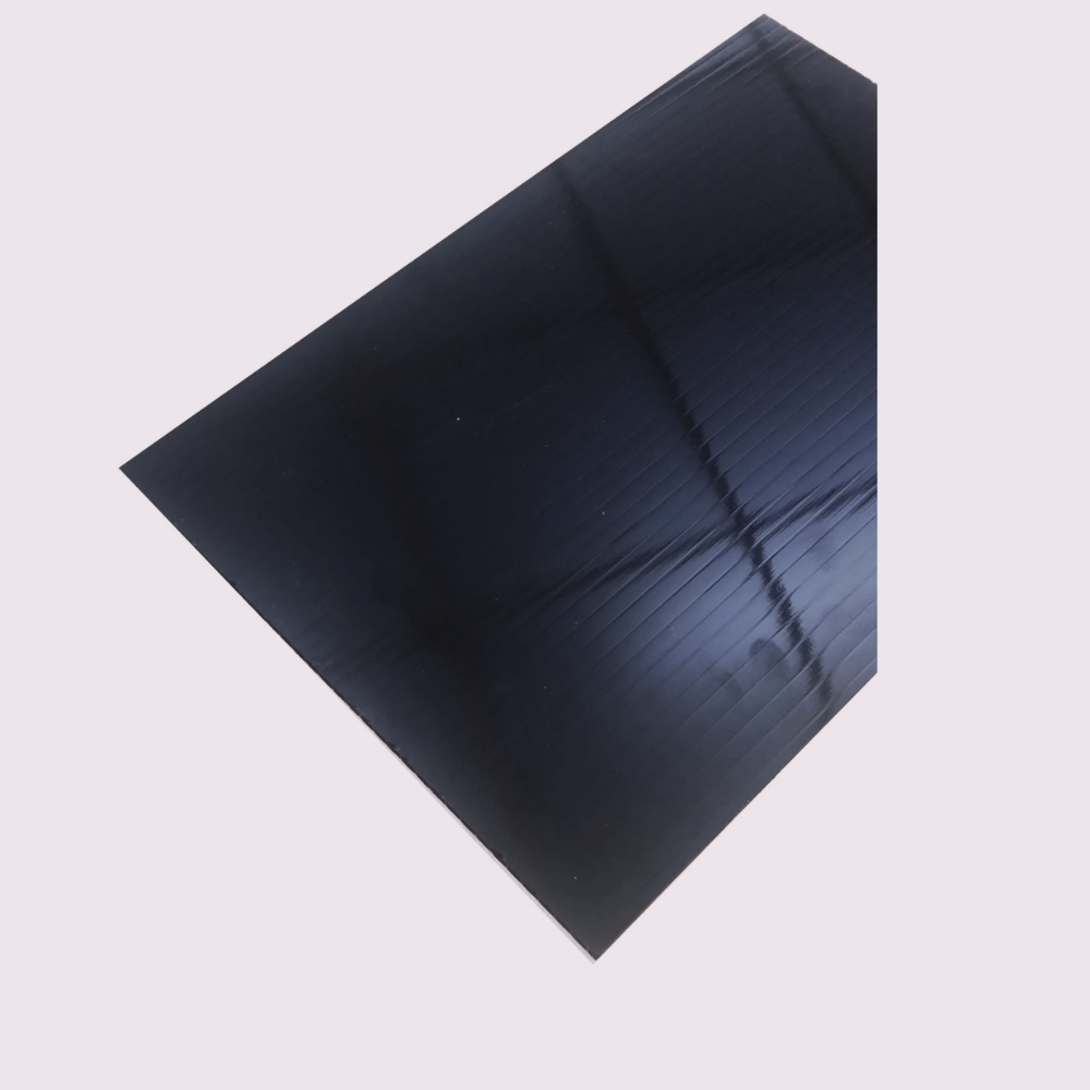 Policarbonat celular, negru, 6 m x 2.1 m, grosime 4 mm
