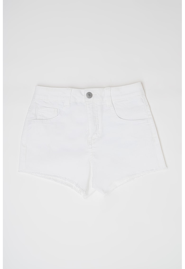 Pantaloni scurti din denim cu terminatii nefinisate - Alb
