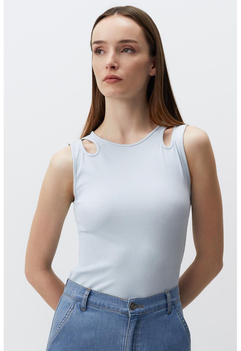 Top cu detalii decupate - Albastru pastel