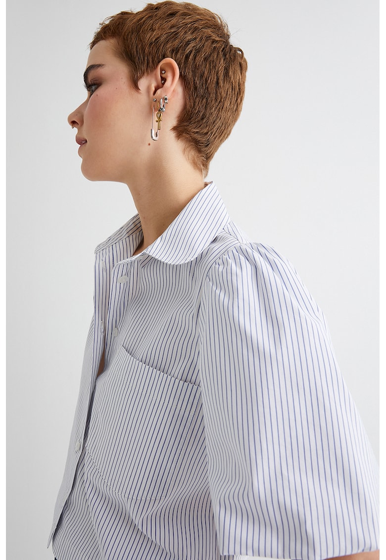 Oferte la Camasa crop din amestec de bumbac cu dungi - Albastru deschis