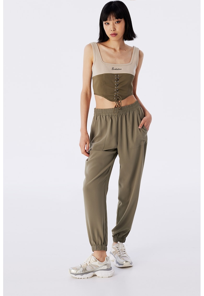 Pantaloni cu croiala conica - Kaki