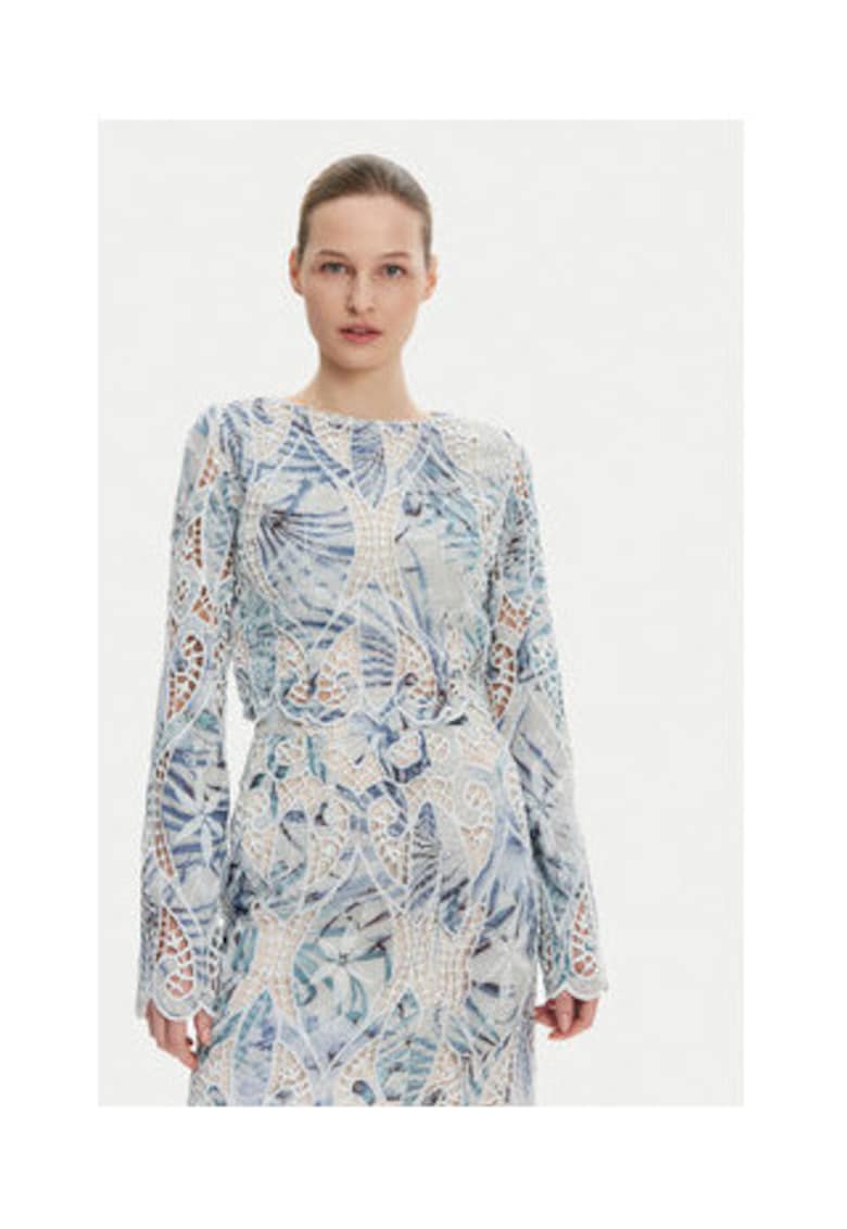 Bluza cu perforatii