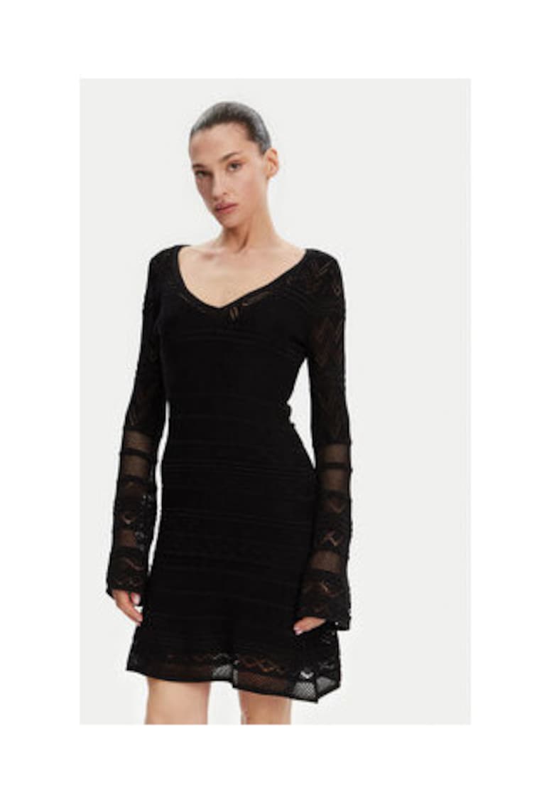 Rochie cu maneci lungi si model tricotat