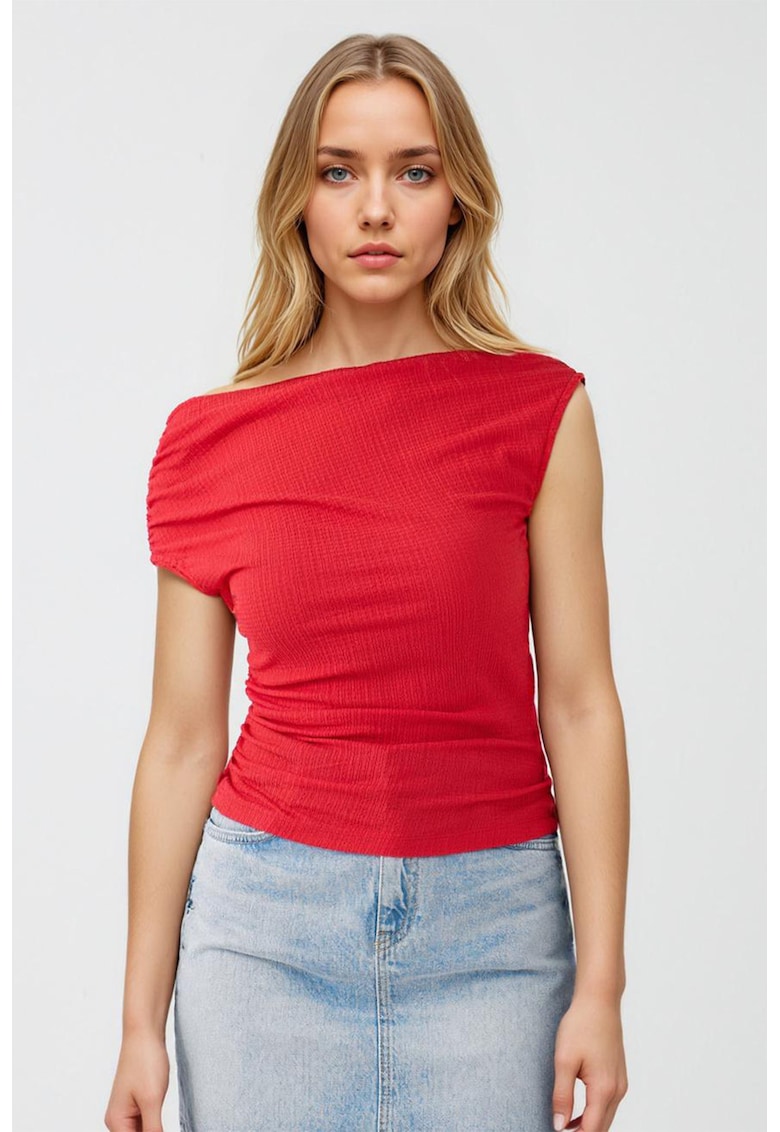 Bluza cu decolteu pe umeri - Rosu