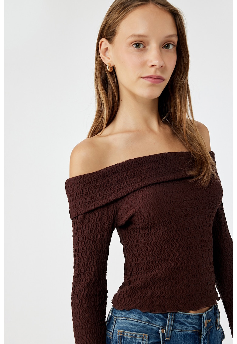 Bluza texturata crop cu decolteu pe umeri - Maro inchis