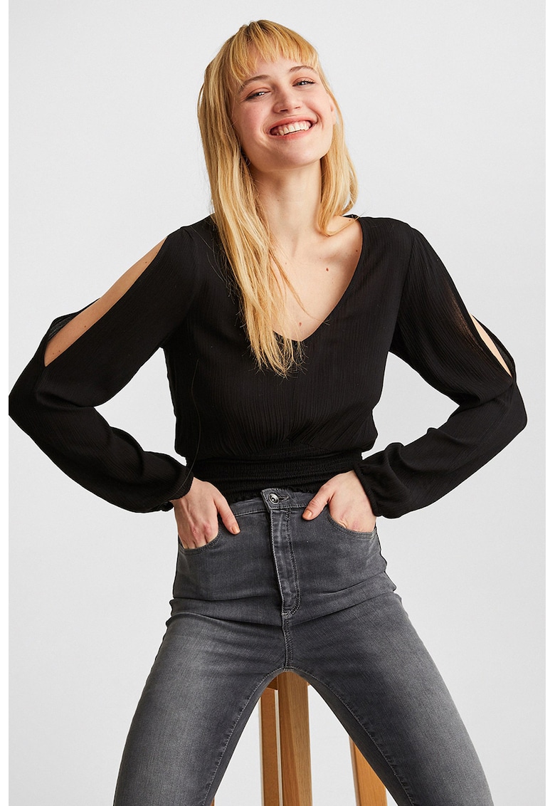 Bluza cu decolteu in V si decupaje pe brate - Negru