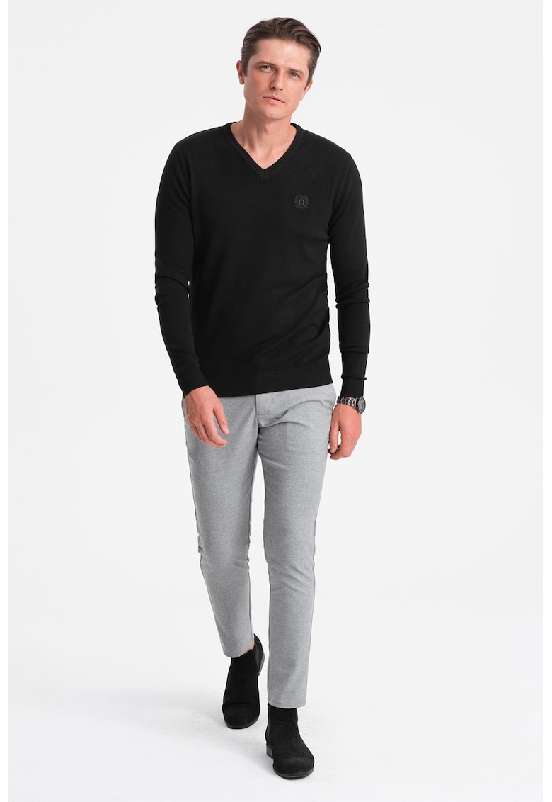 Pulover slim fit cu decolteu in V - Negru