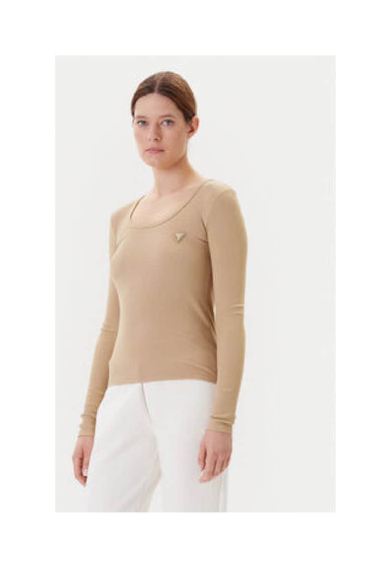 Bluza din amestec de viscoza cu striatii - decolteu rotund si aplicatie metalica discreta