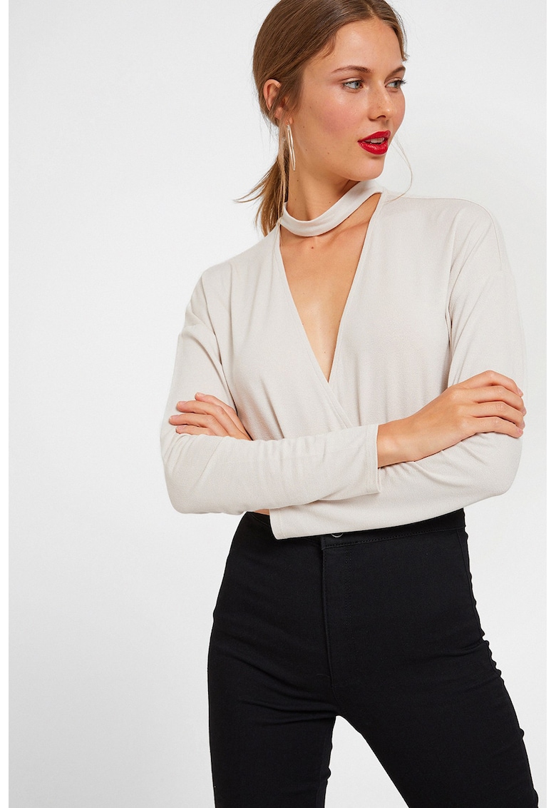 Bluza cu decolteu cache-coeur si decupaj - Crem