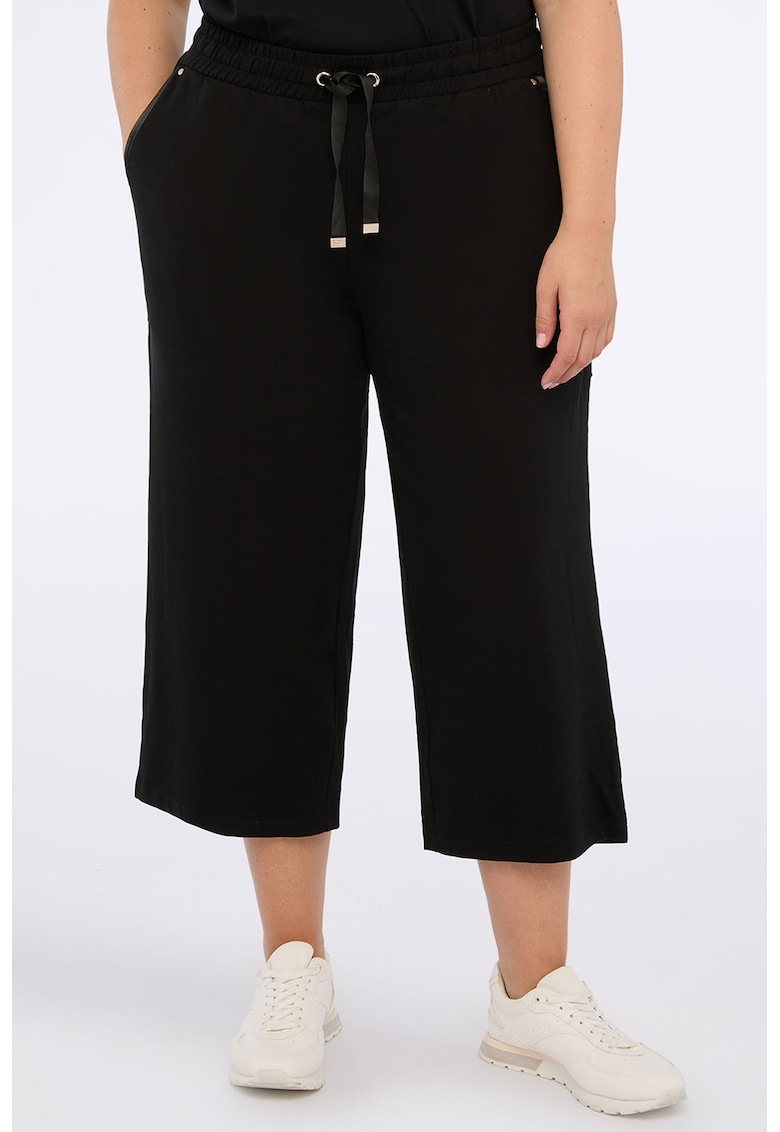 Pantaloni crop si snur - Negru