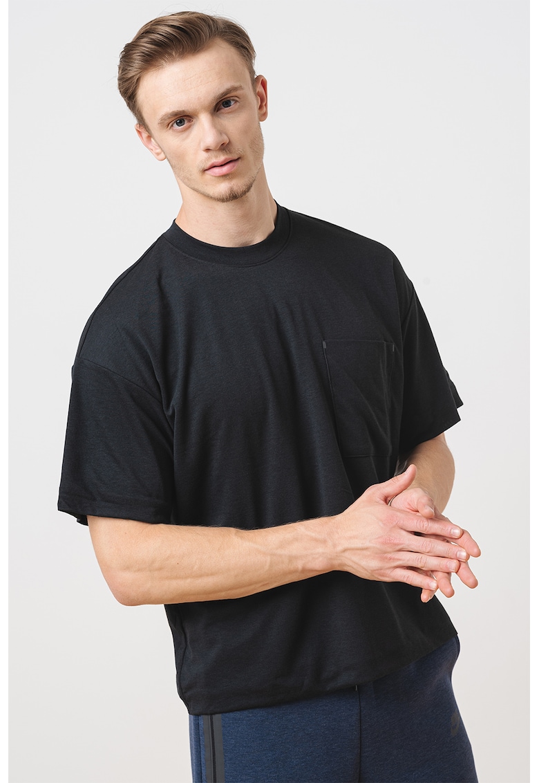 Tricou cu tehnologie Dri Fit si decolteu rotund - Negru