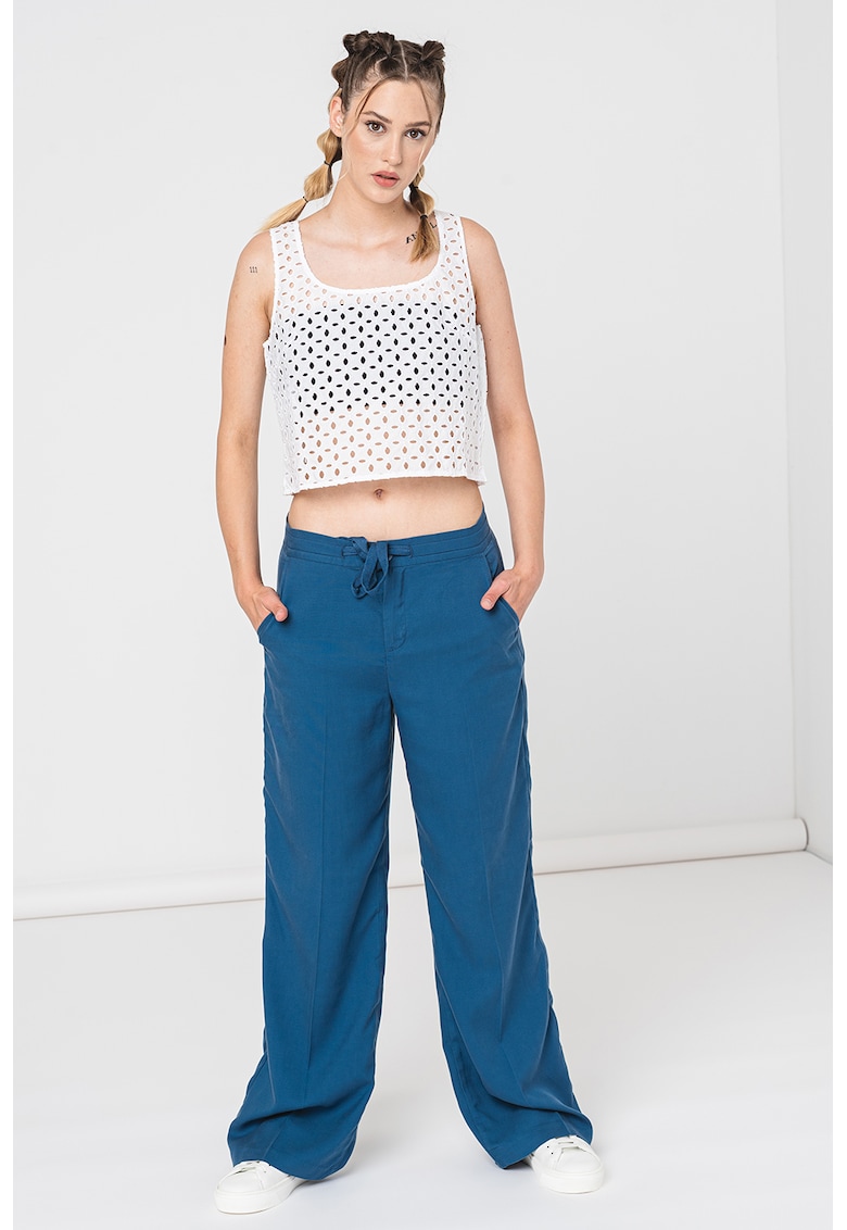 Top crop cu perforatii - Alb