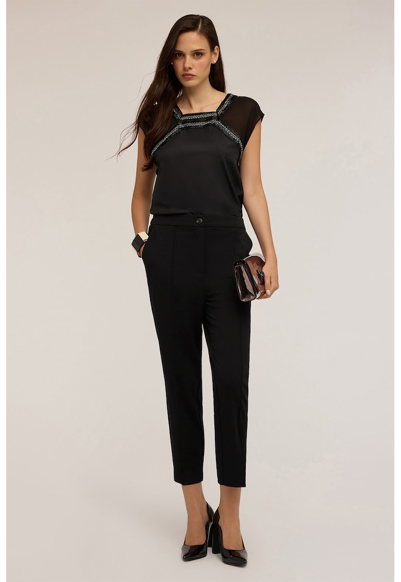 Pantaloni crop cu croiala conica si detalii cu pensa - Negru
