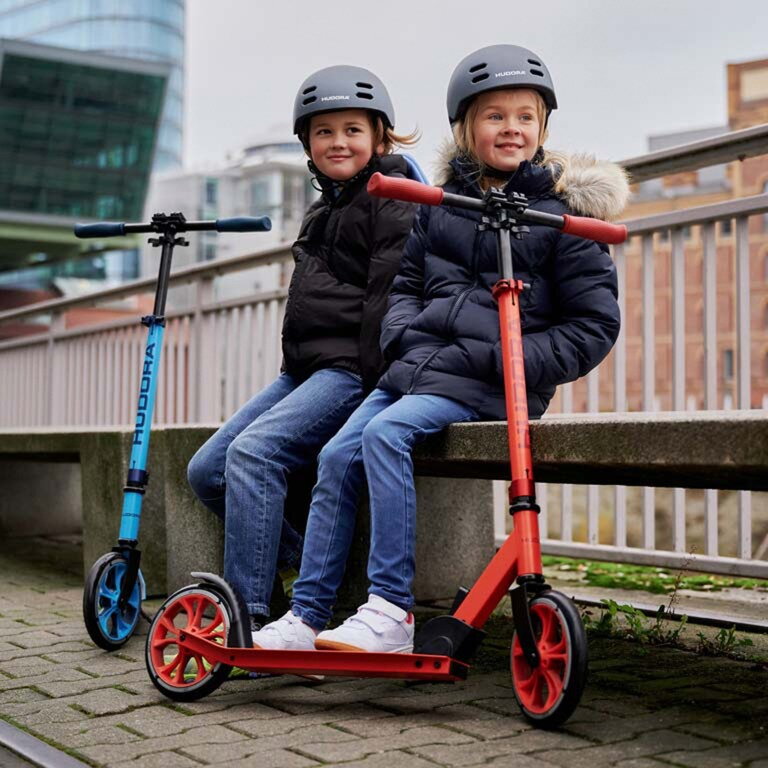 Oferte la Jucarie Scooter Up 200 cyan