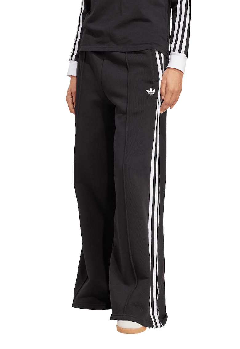 Pantaloni de trening cu croiala ampla si buzunare laterale - Negru
