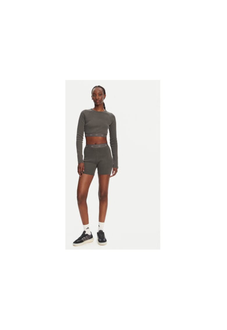 Bluza crop cu maneci raglan
