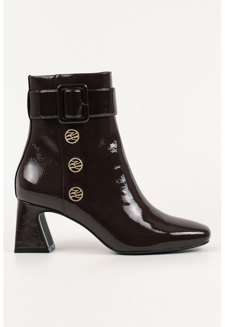 Botine cu toc masiv si logo - Maro cognac