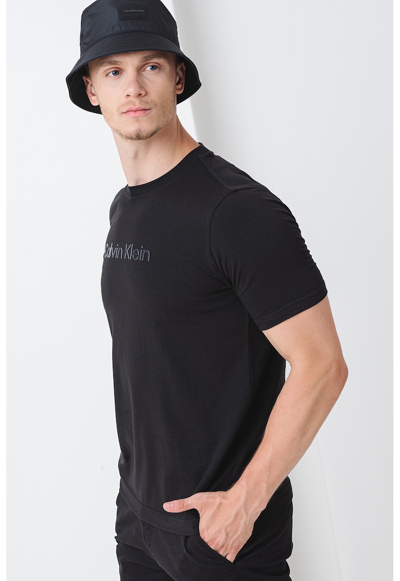 Tricou cu decolteu la baza gatului pentru antrenament - Negru
