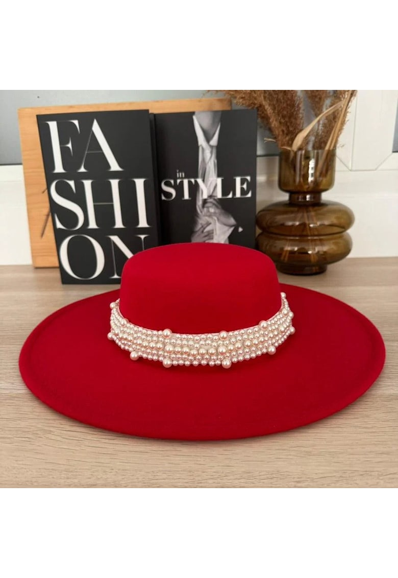 Palarie dama - rosie - stil canotiera - cu bor lat - handmade - cu accesoriu detasabil din perle - Gretha