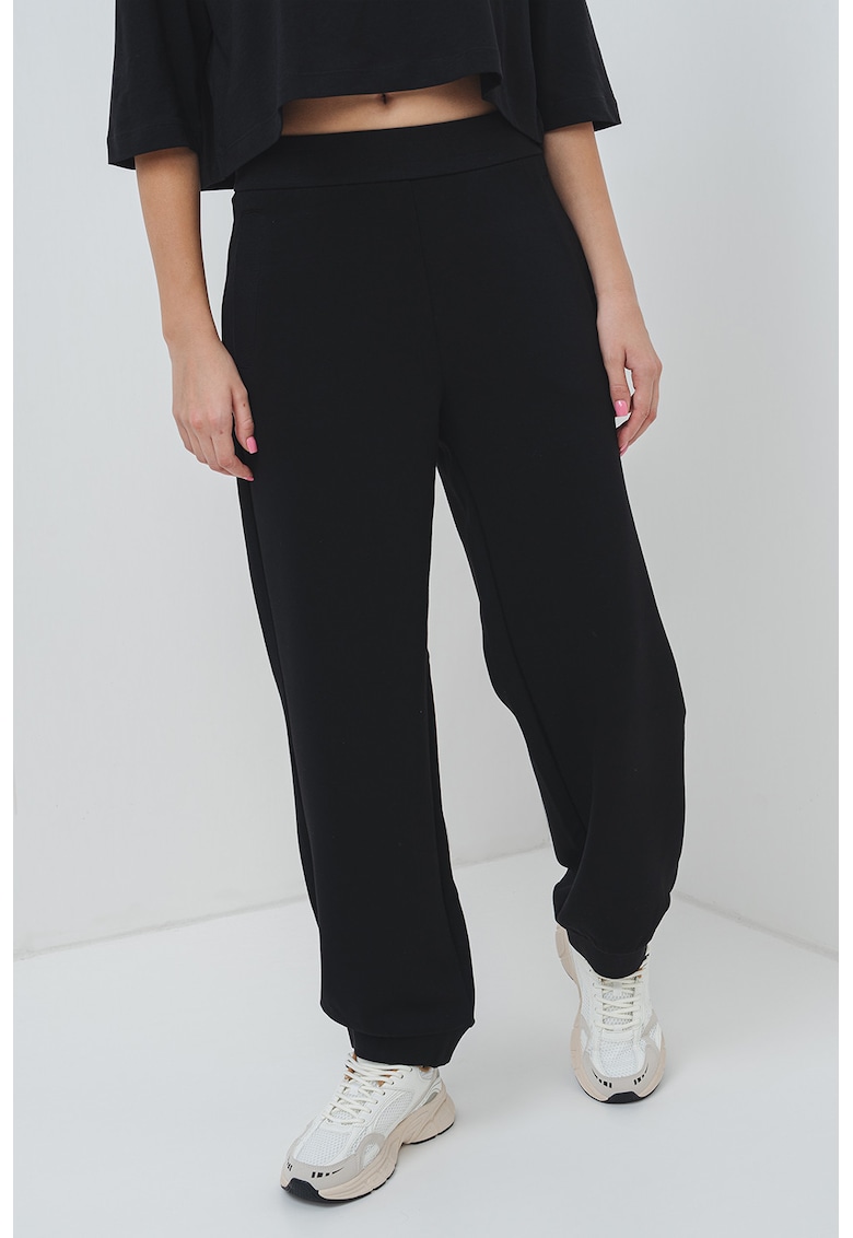 Pantaloni de trening cu buzunare laterale - Negru