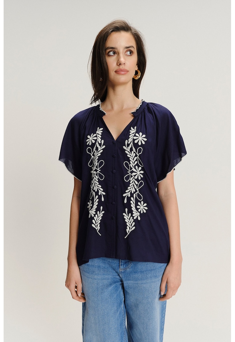 Bluza cu flori brodate si nasturi - Alb/Bleumarin