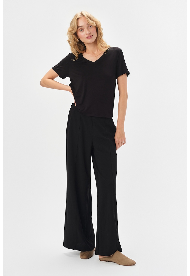 Tricou cu decolteu in V - Negru