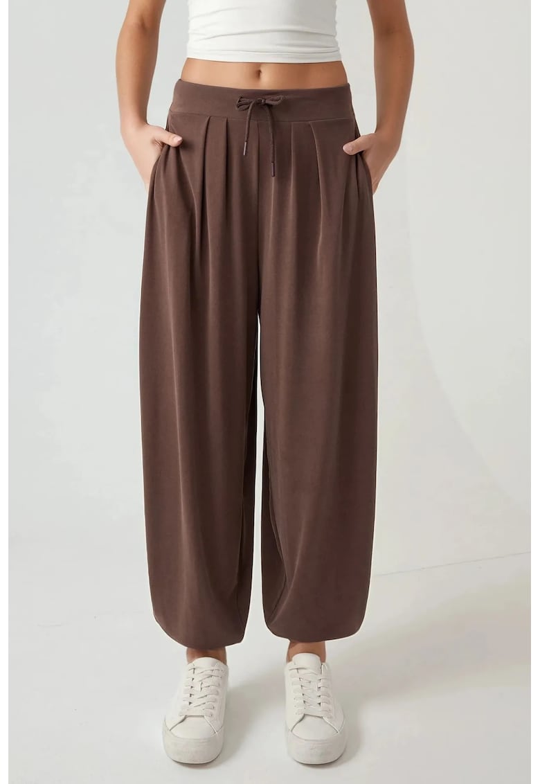 Pantaloni jogger -  talie medie - confortabili - maro - textil