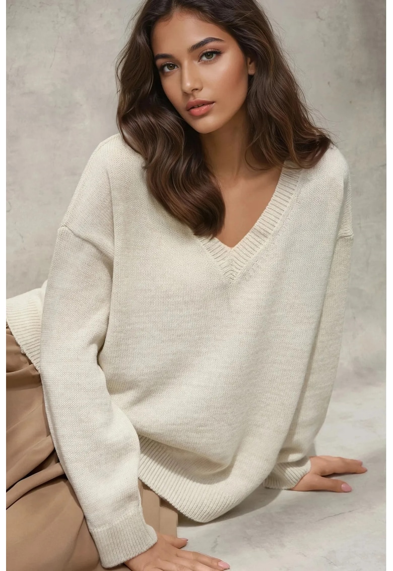 Pulover dama -  tricotat gros - decolteu in V - alb natural - tricot