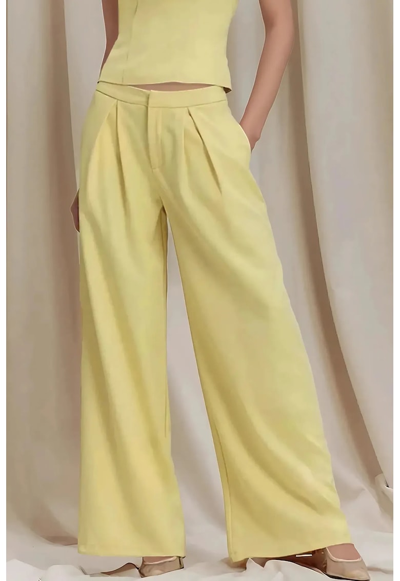 Pantaloni dama -  plisati - croi larg - galben - textil