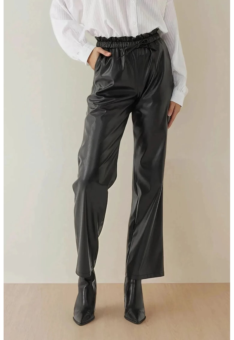 Pantaloni dama -  drepti din piele ecologica - talie elastica - negru